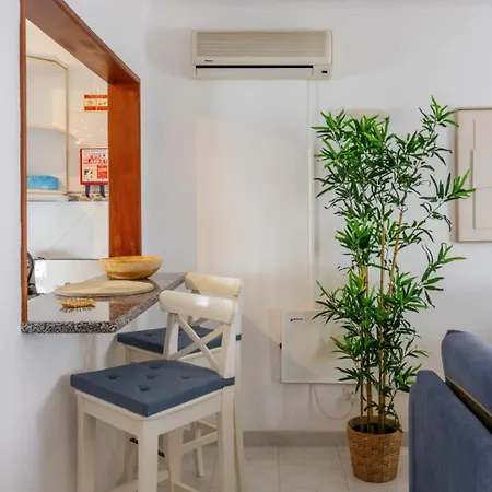 Casa Maisie * בורגאו